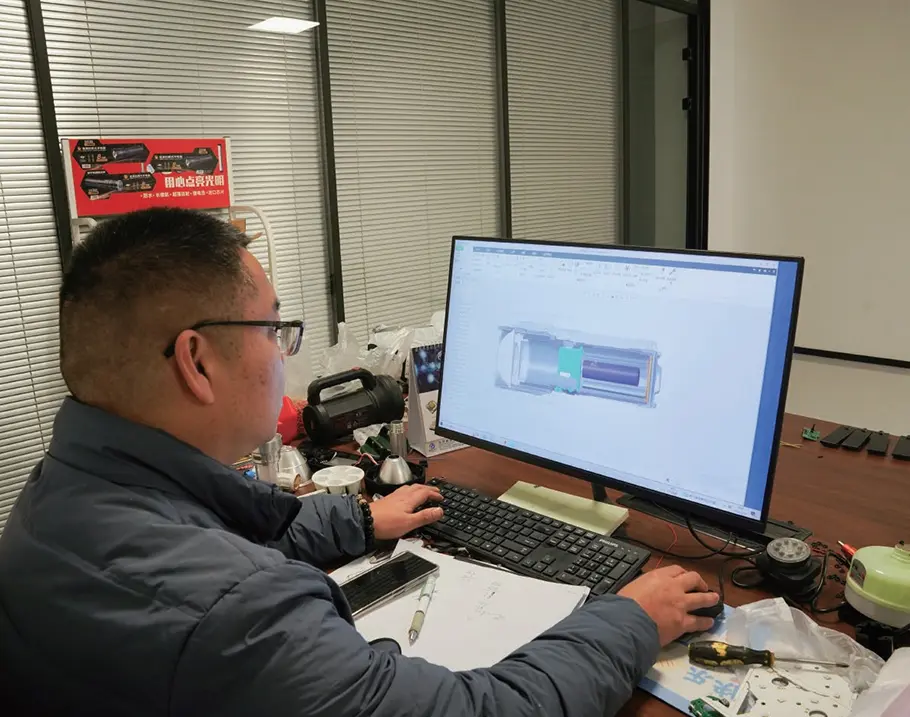 Desarrollar las capacidades centrales de la cadena de suministro para iluminación LED para exteriores
